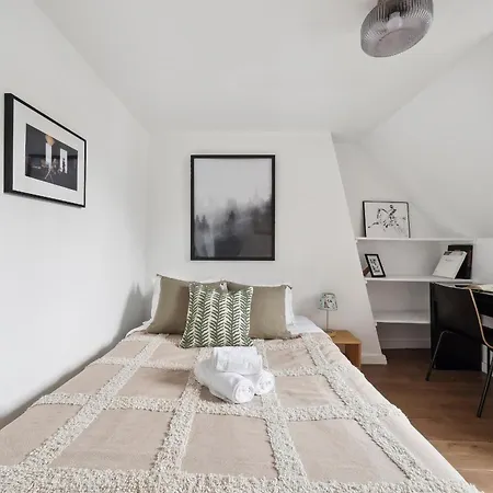 3br Near St-andre Des Arts Apartment Paris